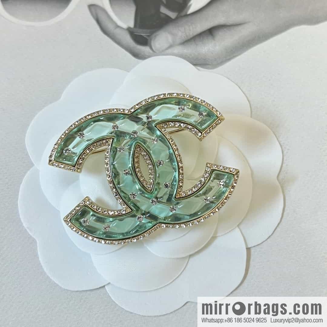 New ☑️ Chanel double c green acrylic brooch with diamond