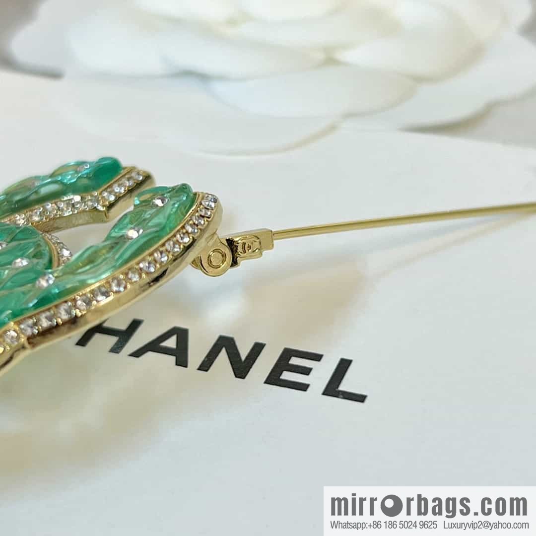 New ☑️ Chanel double c green acrylic brooch with diamond