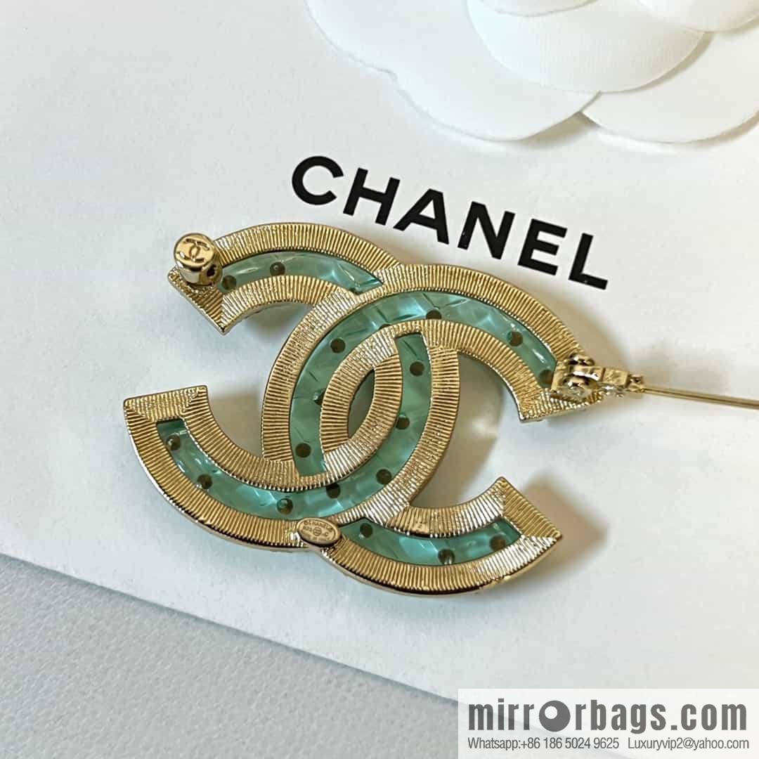 New ☑️ Chanel double c green acrylic brooch with diamond