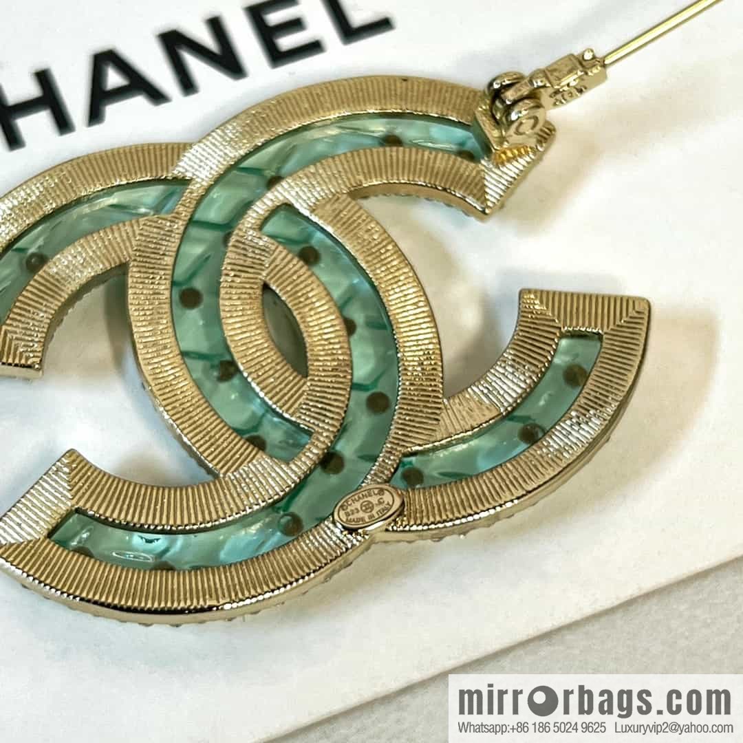 New ☑️ Chanel double c green acrylic brooch with diamond