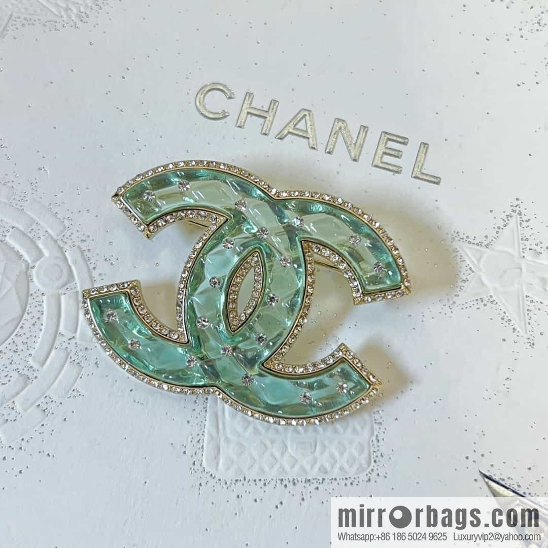 New ☑️ Chanel double c green acrylic brooch with diamond