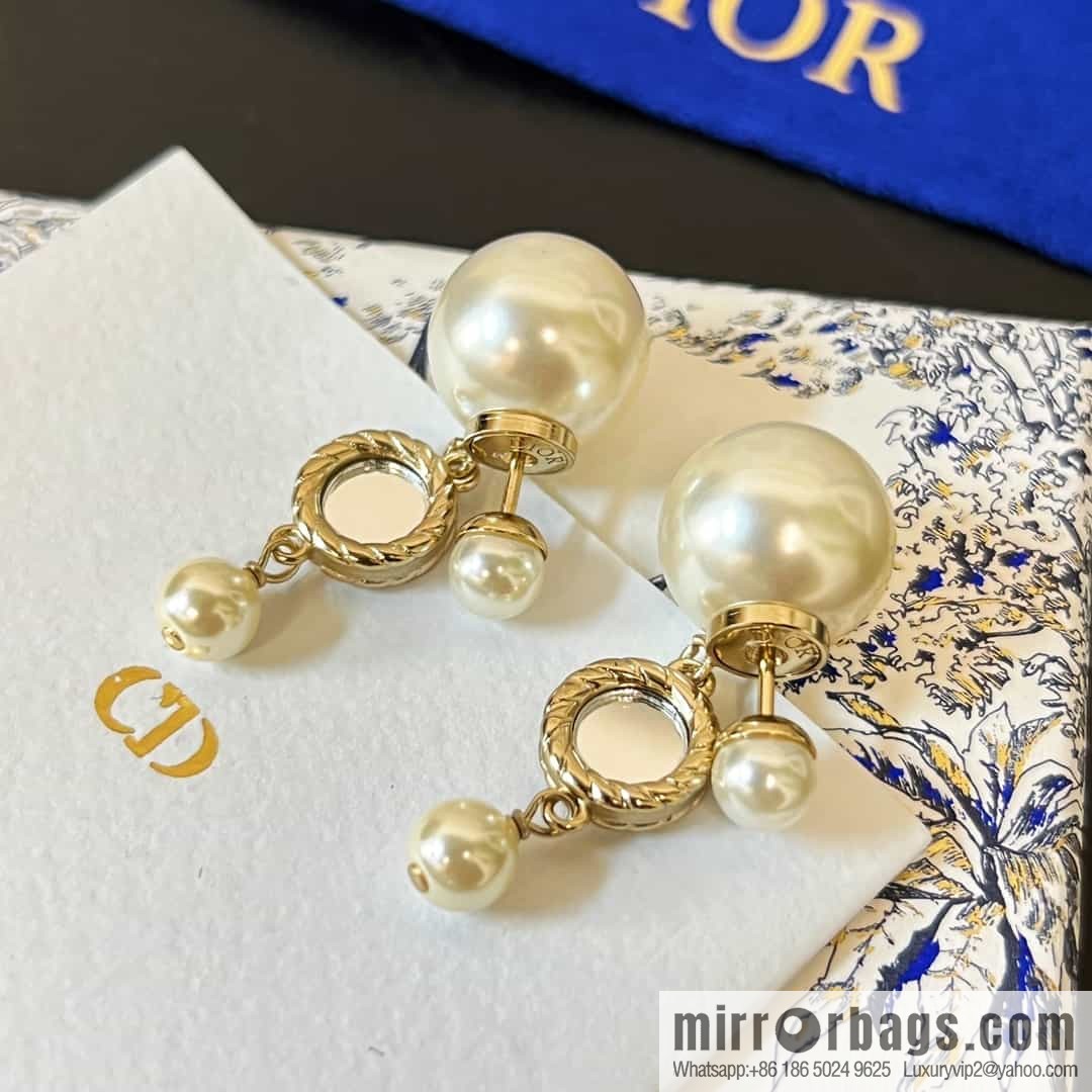New ☑️ DIOR size pearl mirror stud earrings