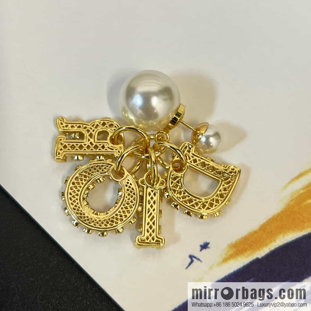 New ☑️ Dior size pearl hollow full diamond stud earrings