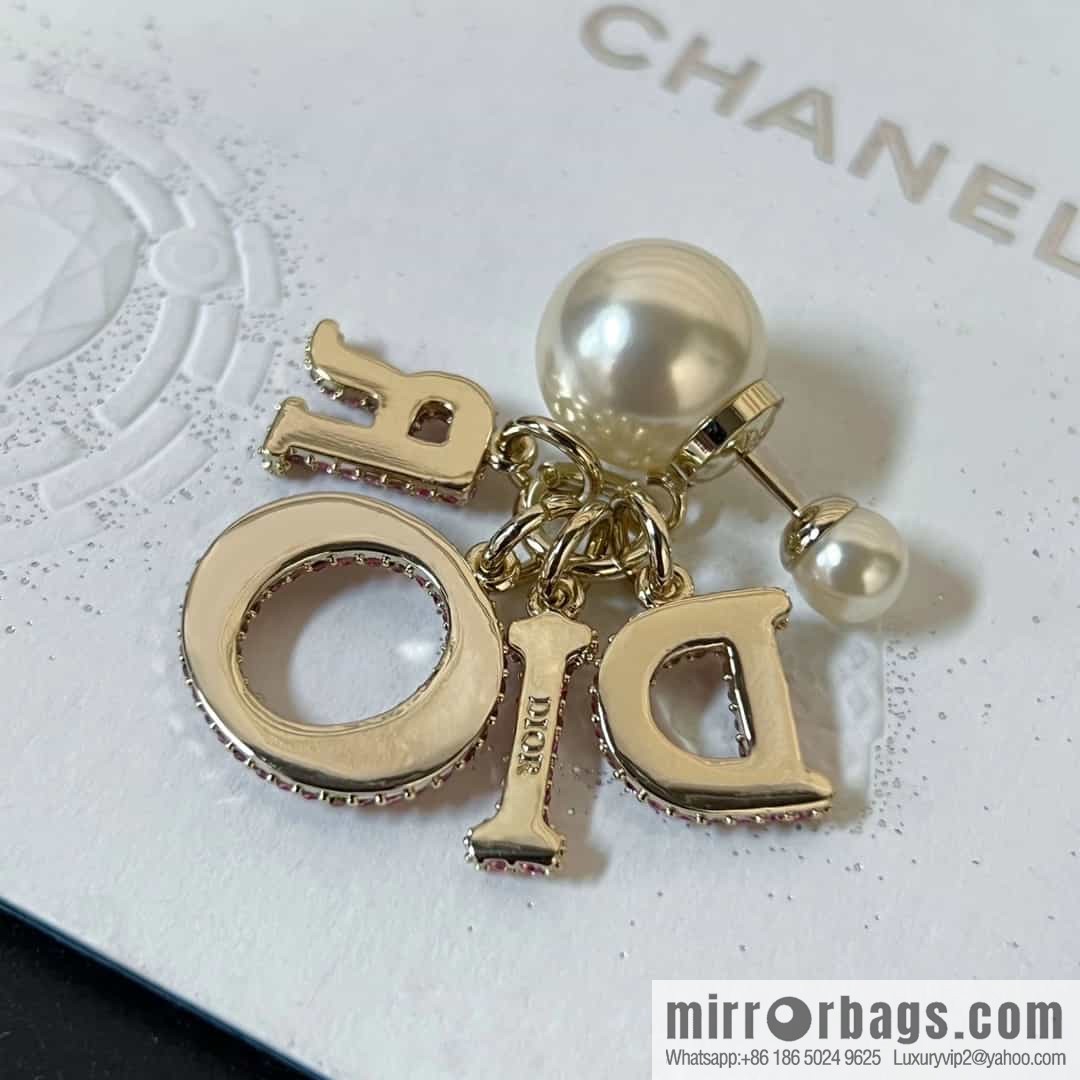New ☑️ Dior size pearl pink drilled full diamond stud earrings