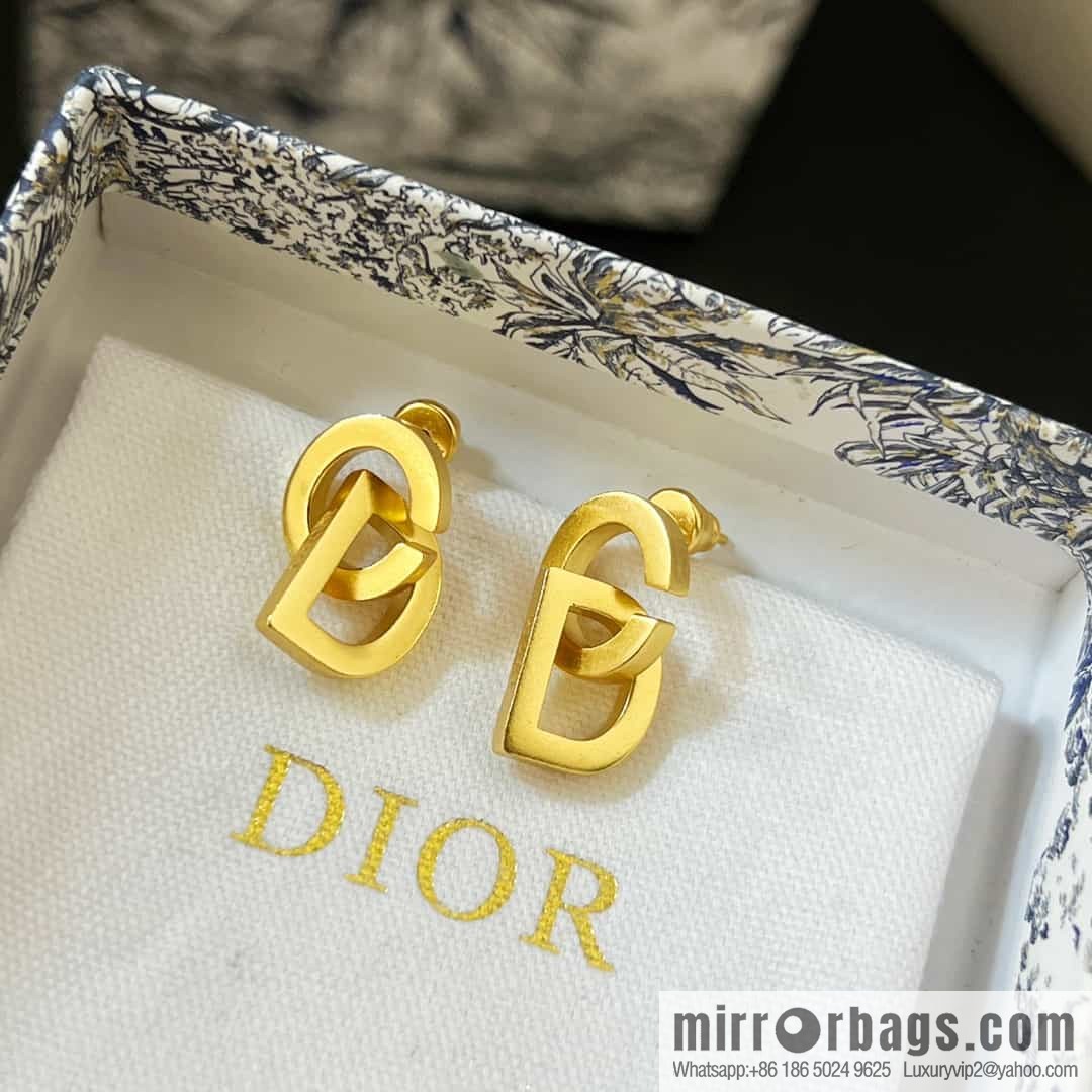 New ☑️ DIOR CD letter stud earrings