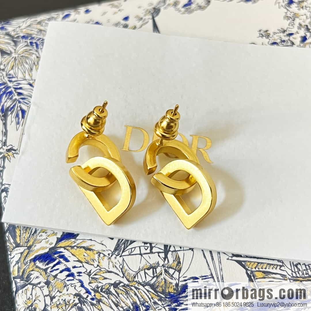 New ☑️ DIOR CD letter stud earrings