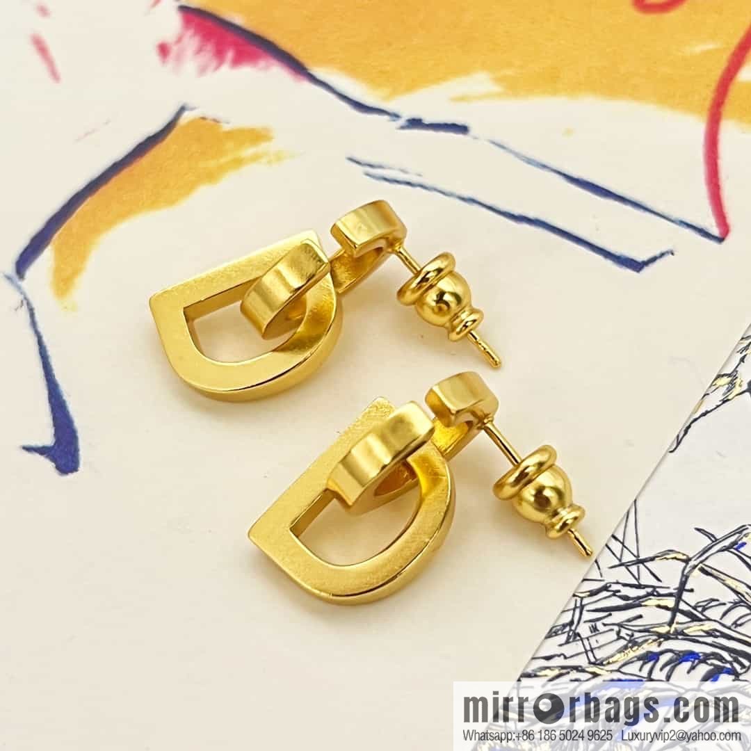 New ☑️ DIOR CD letter stud earrings