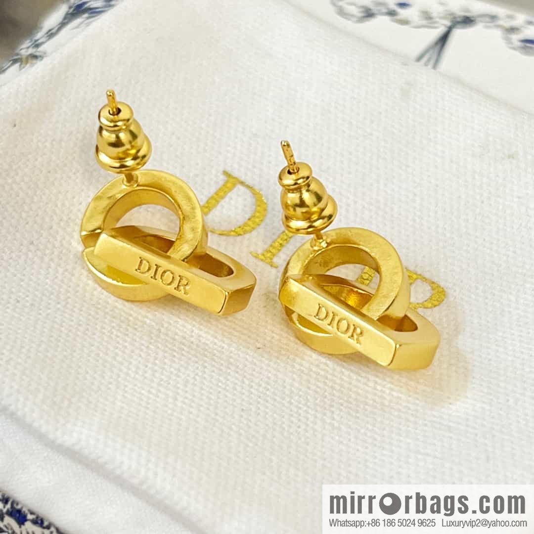 New ☑️ DIOR CD letter stud earrings
