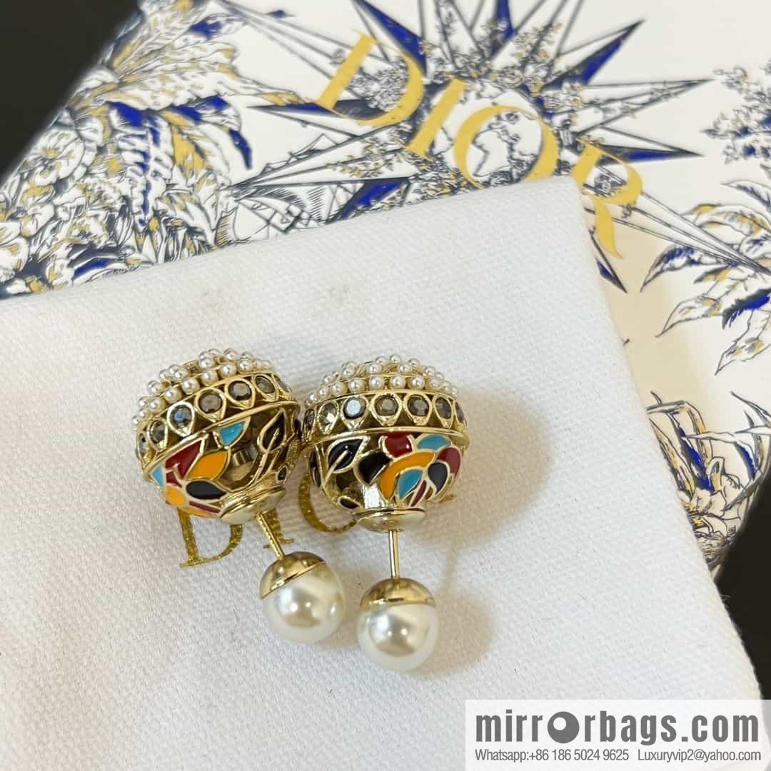 New ☑️ DIOR color painted pearl stud earrings