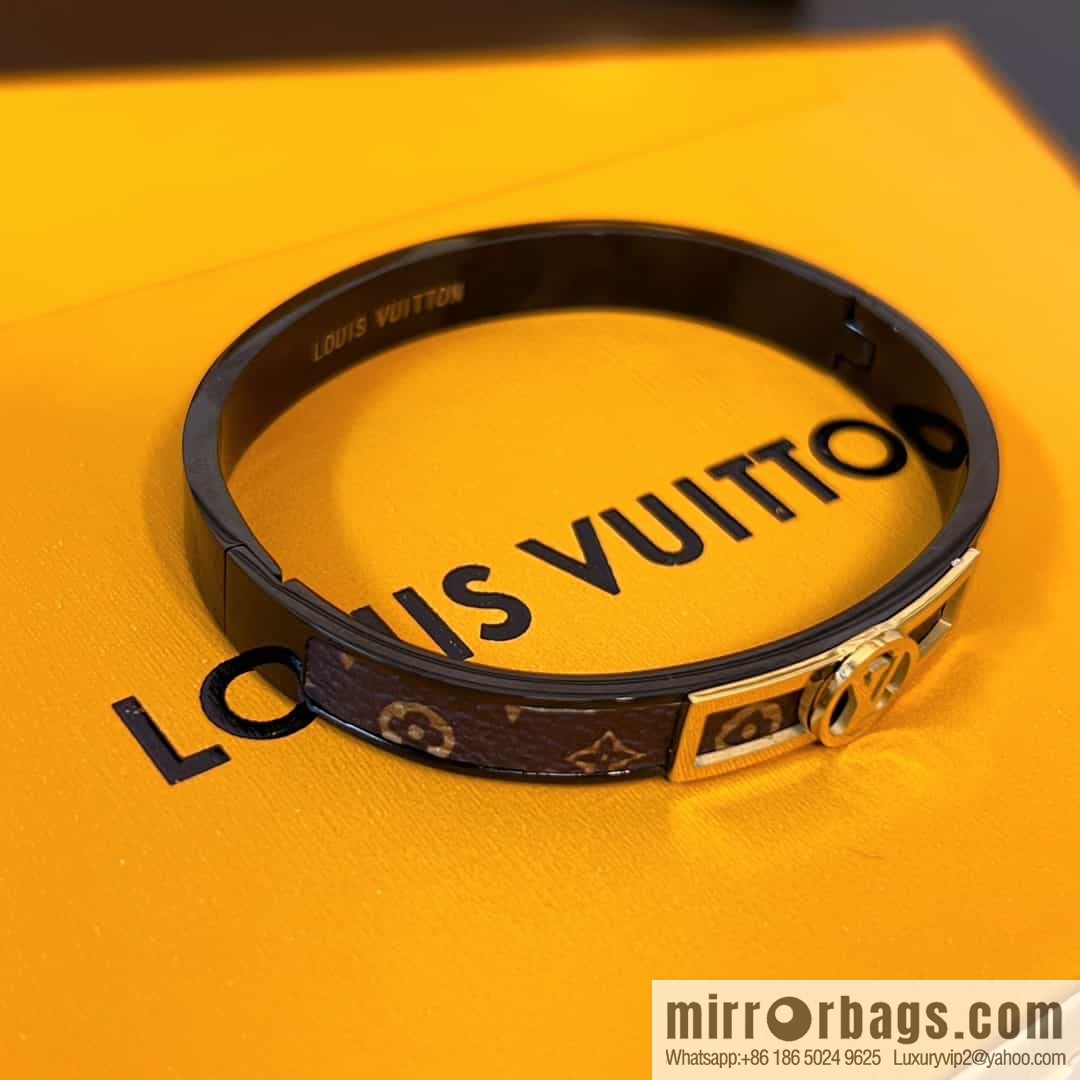 Louis Vuitton medieval presbyopia bracelet bracelet