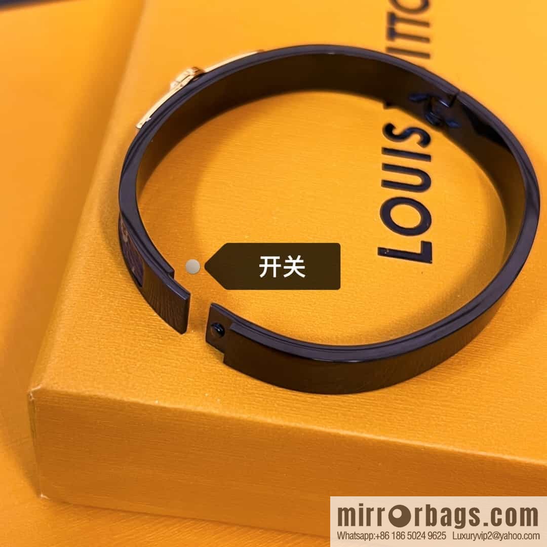 Louis Vuitton medieval presbyopia bracelet bracelet