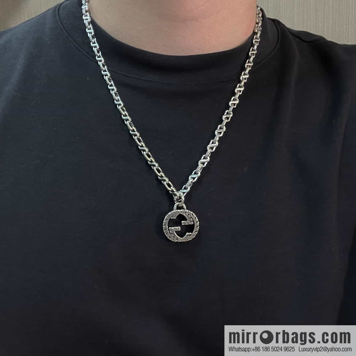 New Gucci Gucci Hollow Double G Necklace