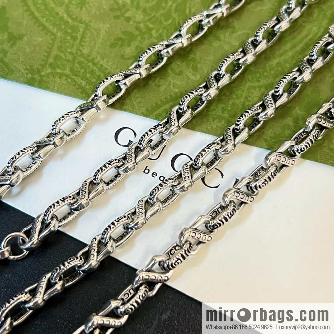 New Gucci Gucci Hollow Double G Necklace