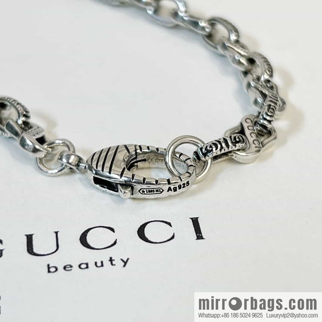 New Gucci Gucci Hollow Double G Necklace