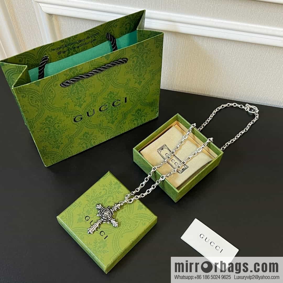 New Gucci Gucci Cross Camellia Necklace