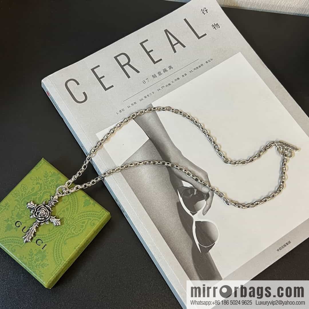 New Gucci Gucci Cross Camellia Necklace