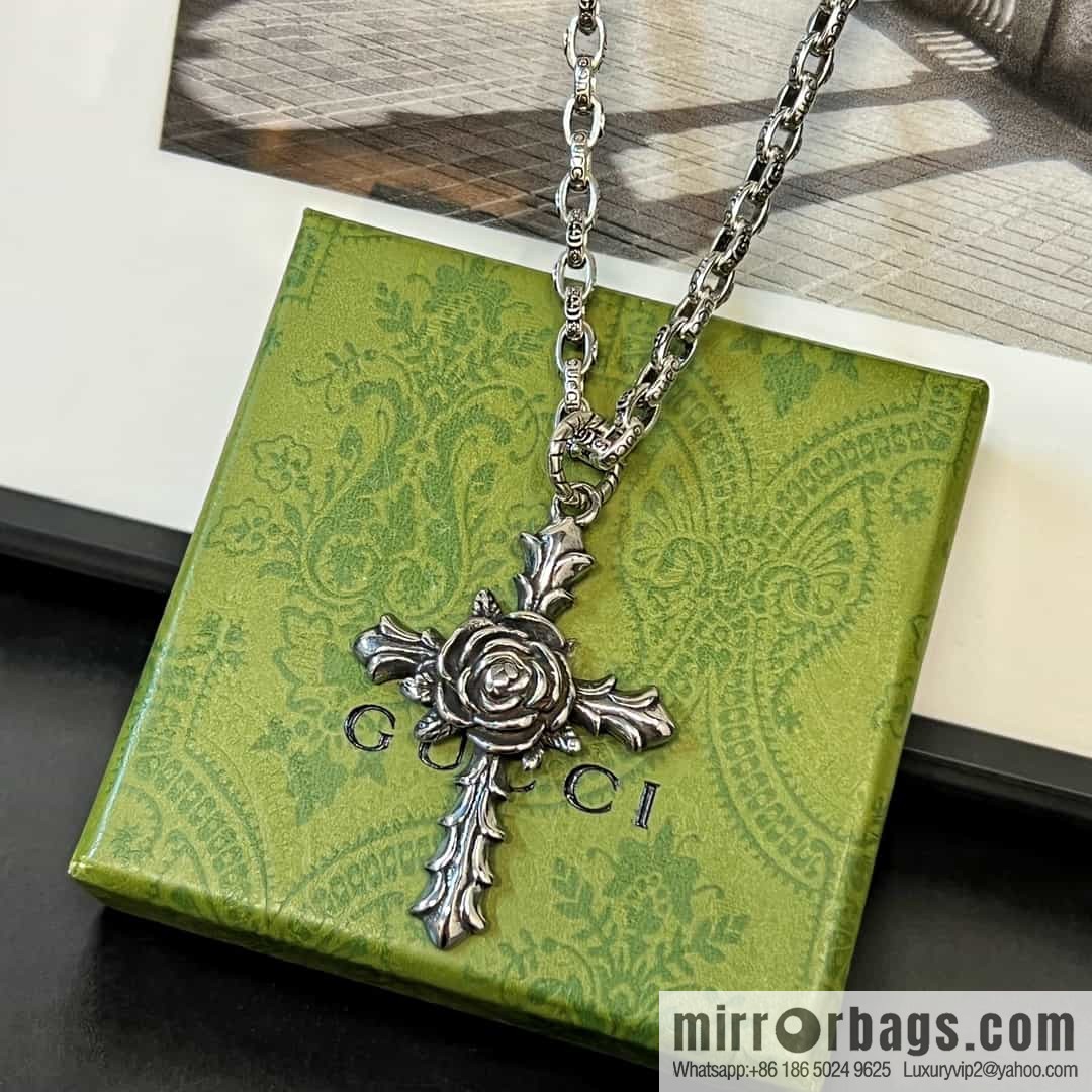 New Gucci Gucci Cross Camellia Necklace