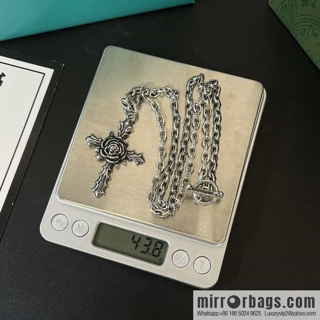 New Gucci Gucci Cross Camellia Necklace