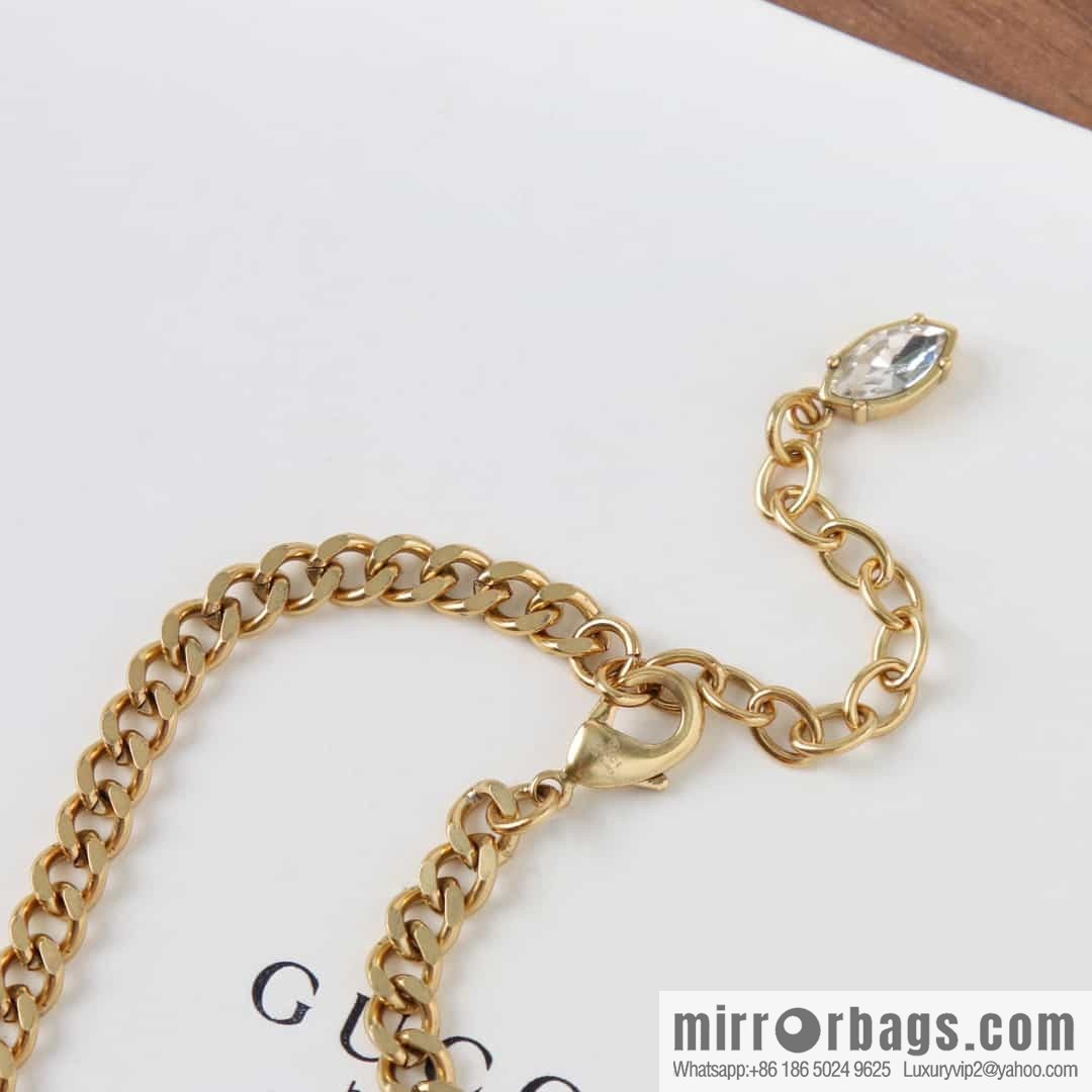 New Gucci Gucci bee fringed letter necklace