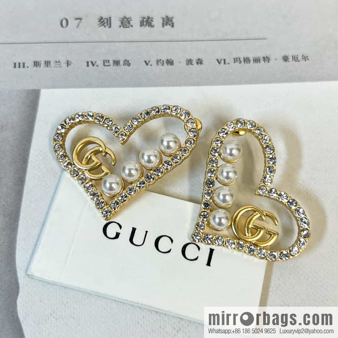 New Gucci Gucci double G letter pearl love peach heart stud earrings