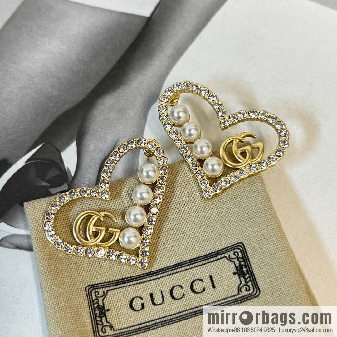 New Gucci Gucci double G letter pearl love peach heart stud earrings
