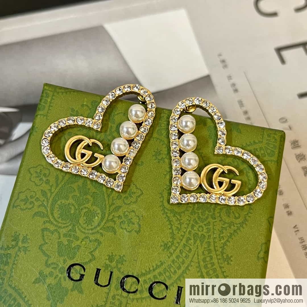 New Gucci Gucci double G letter pearl love peach heart stud earrings