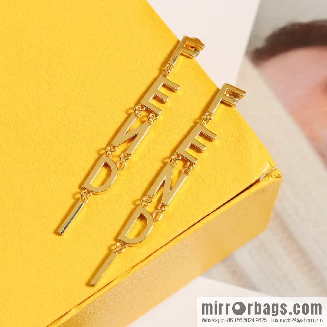 New FENDI Fendi fringed alphabet stud earrings