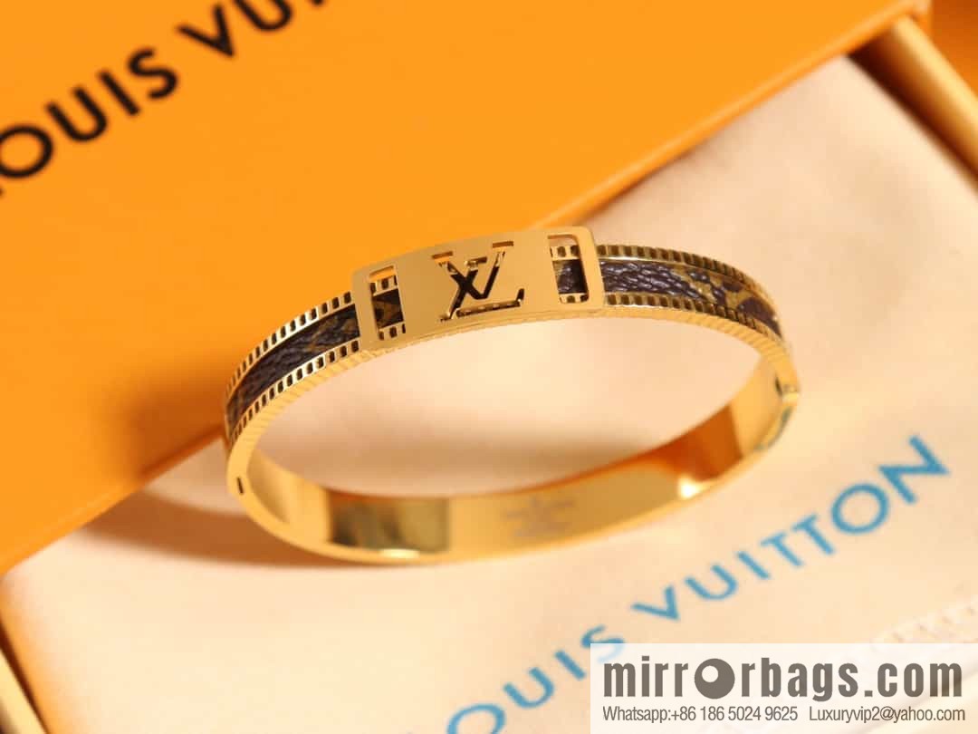 Louis Vuitton medieval presbyopia bracelet bracelet