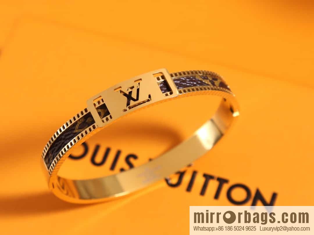Louis Vuitton medieval presbyopia bracelet bracelet