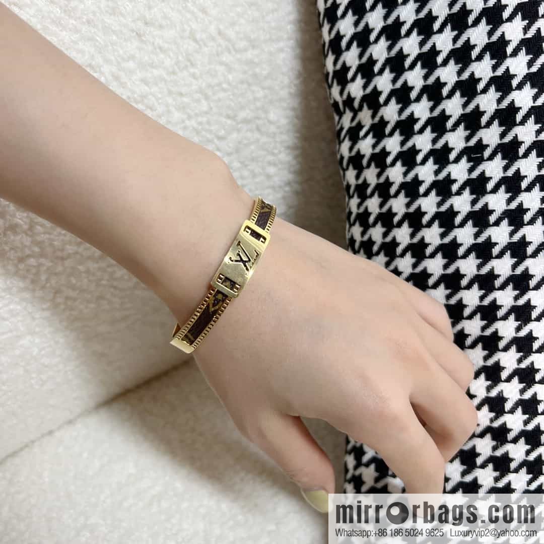 Louis Vuitton medieval presbyopia bracelet bracelet