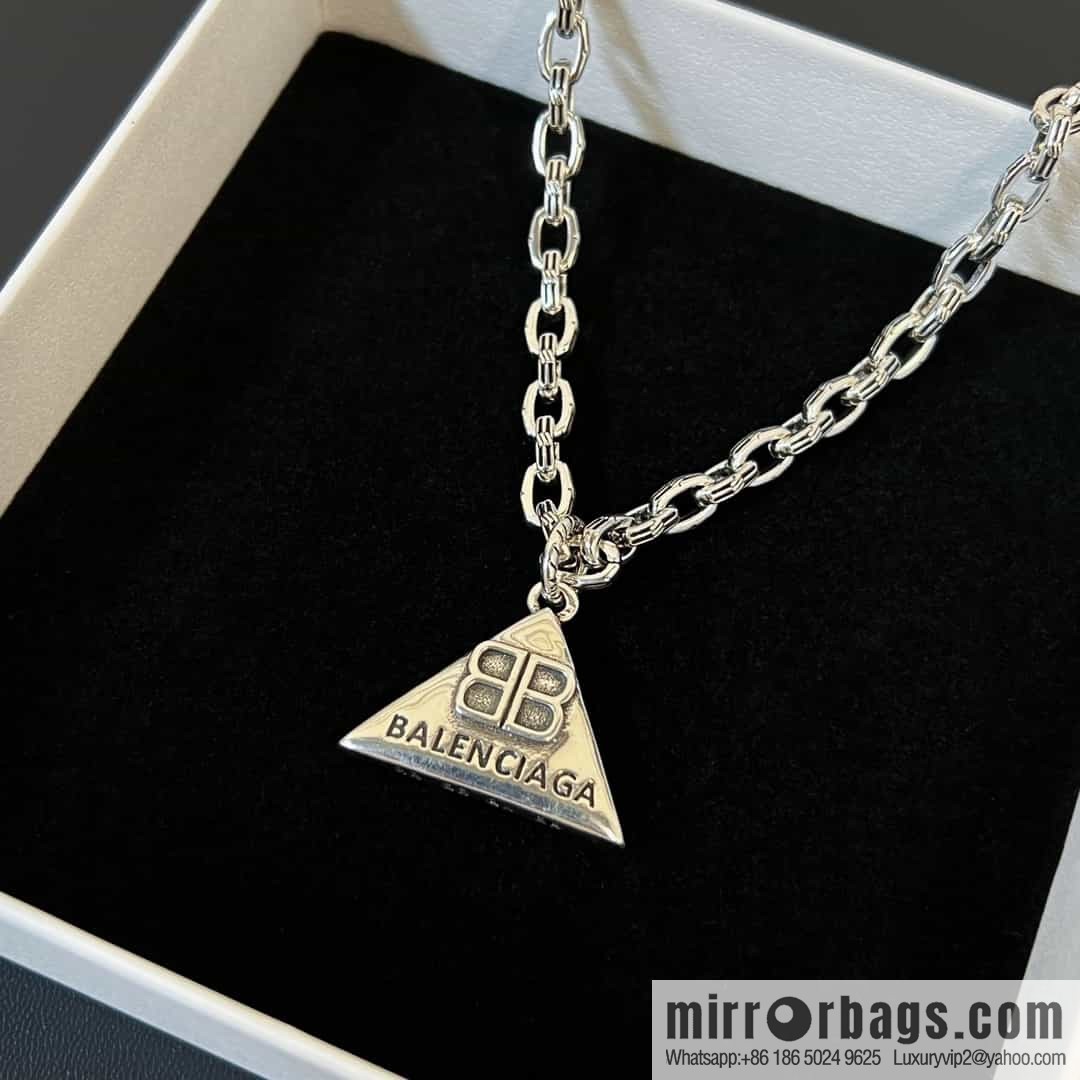 New Balenciaga BALENCIAGA triangular letter necklace
