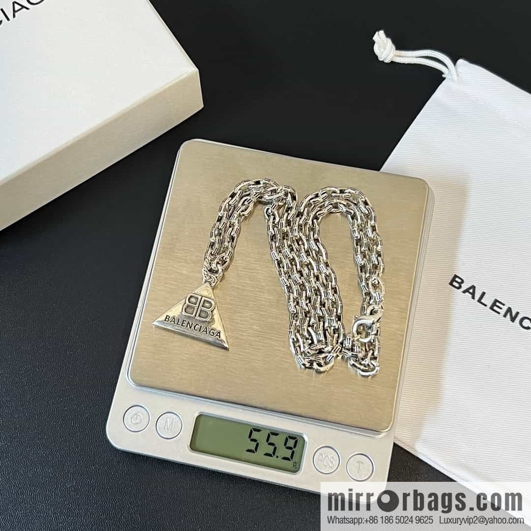 New Balenciaga BALENCIAGA triangular letter necklace