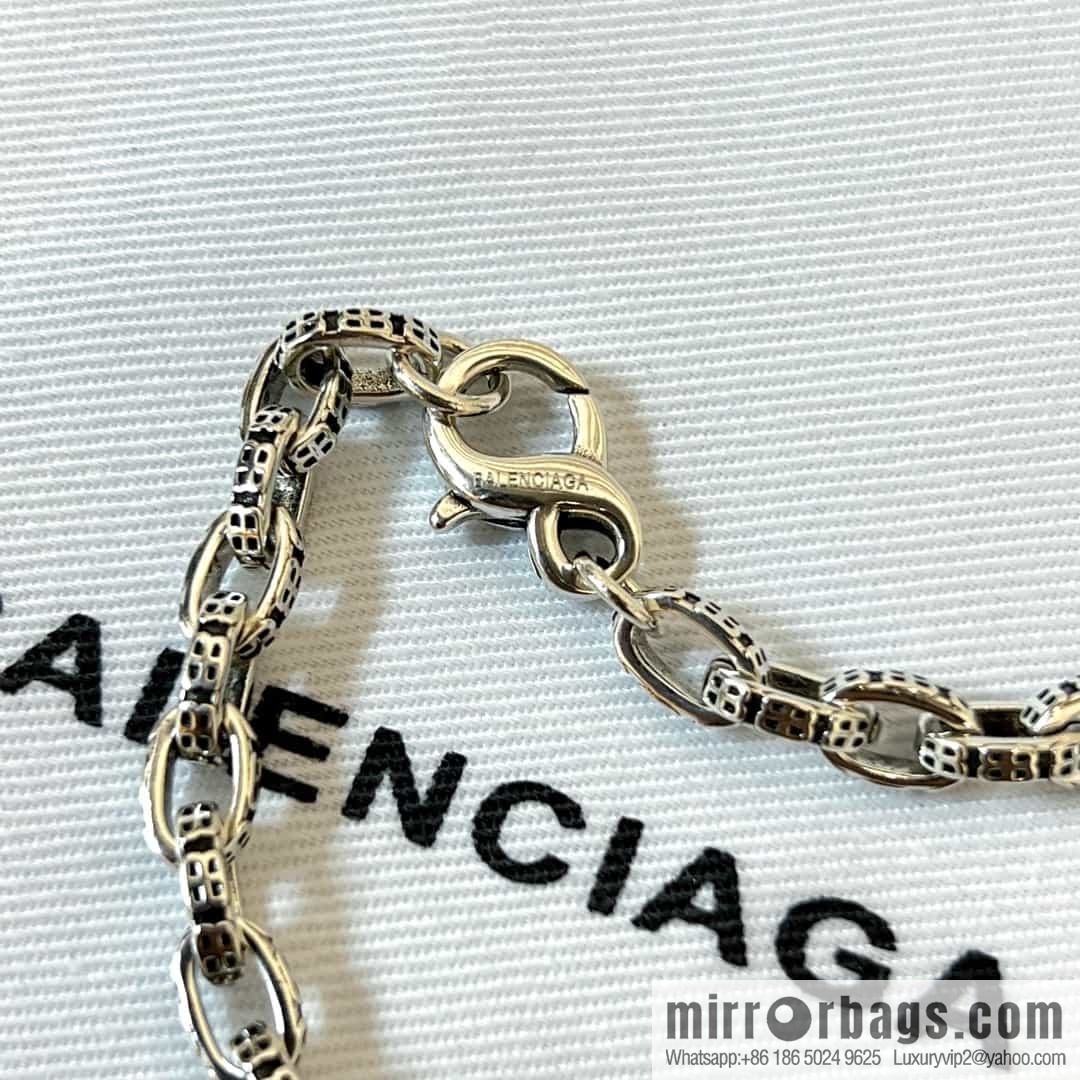 New Balenciaga BALENCIAGA triangular letter necklace