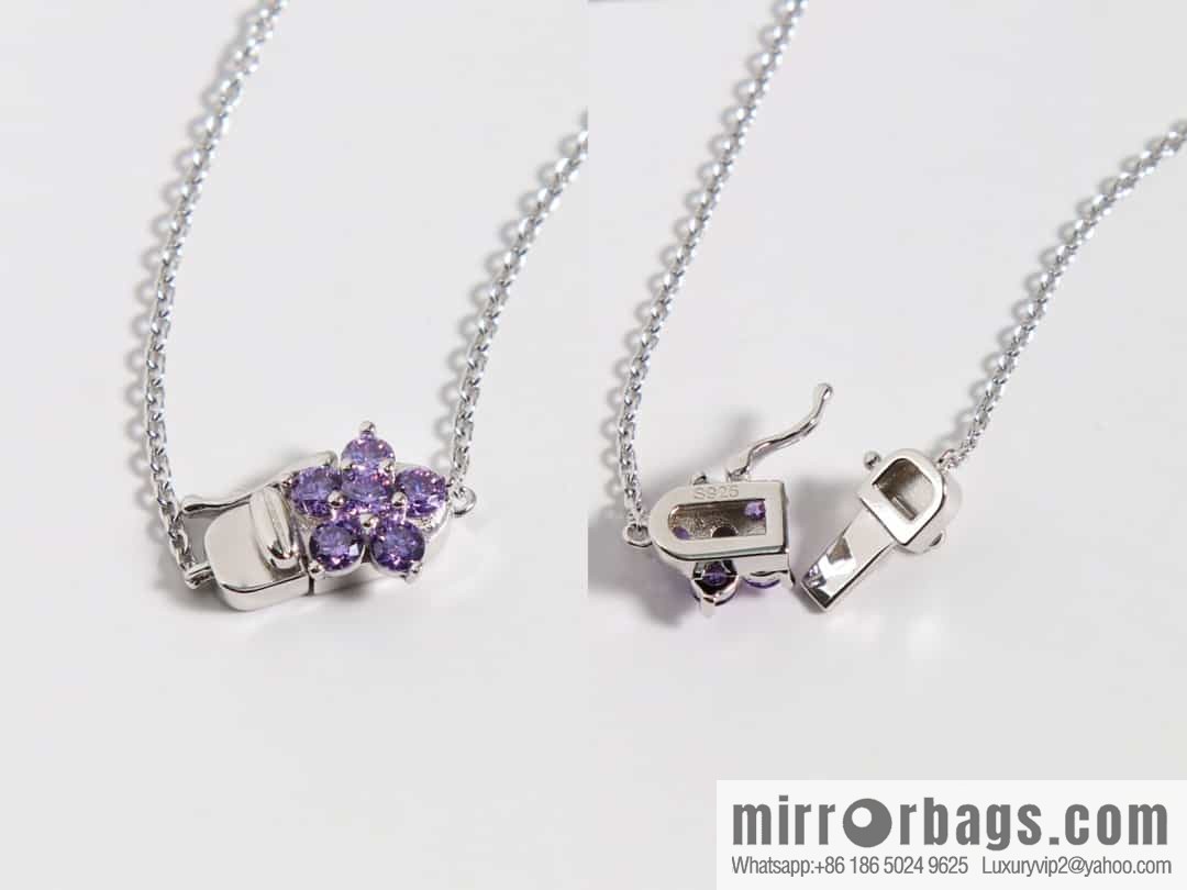 New ☑️ De Beers, flower necklace