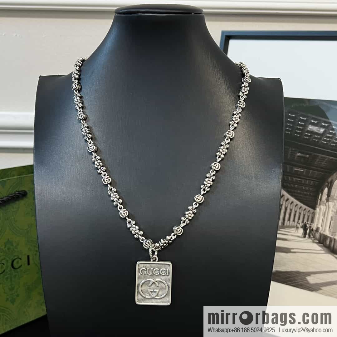 New Gucci Gucci letter silver necklace