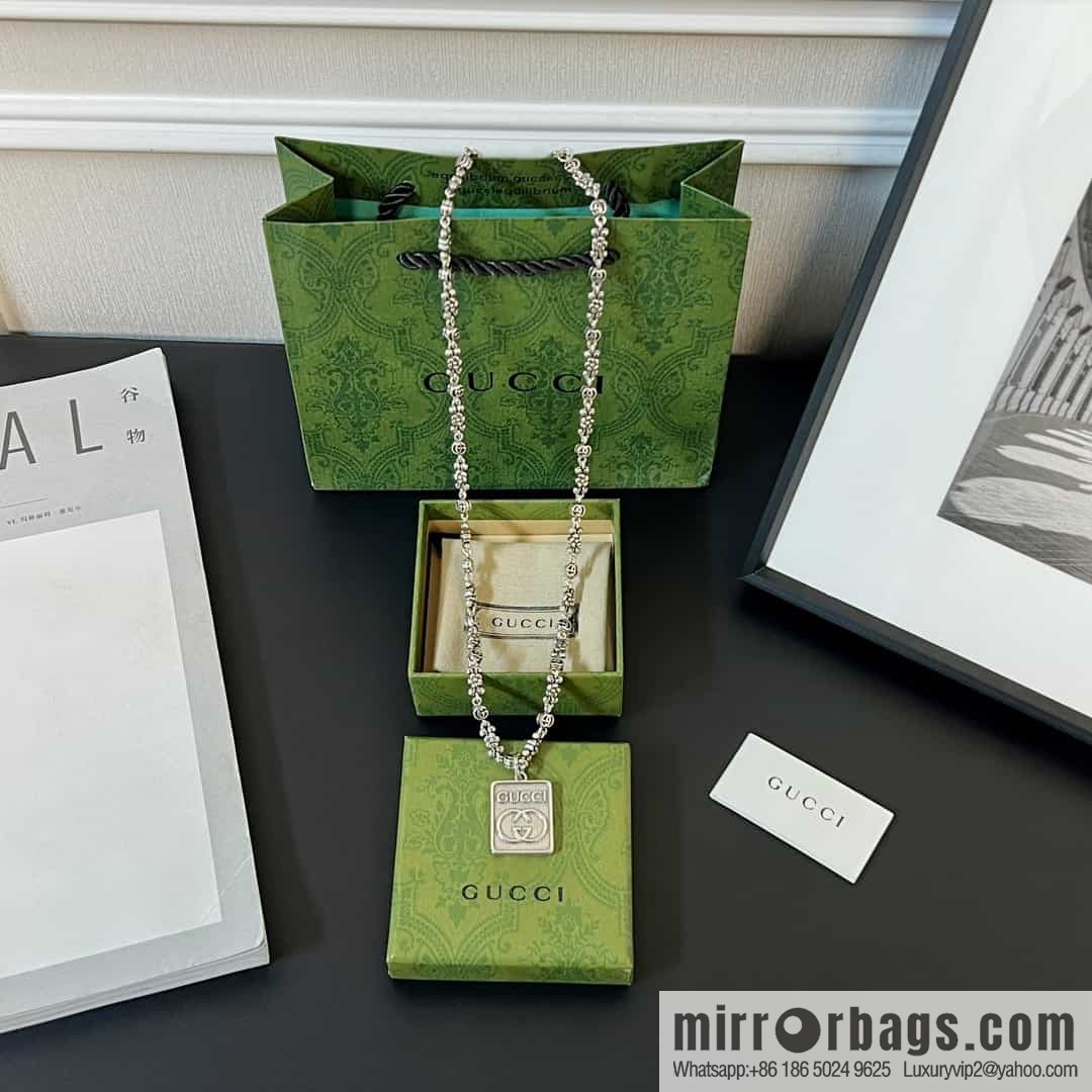 New Gucci Gucci letter silver necklace