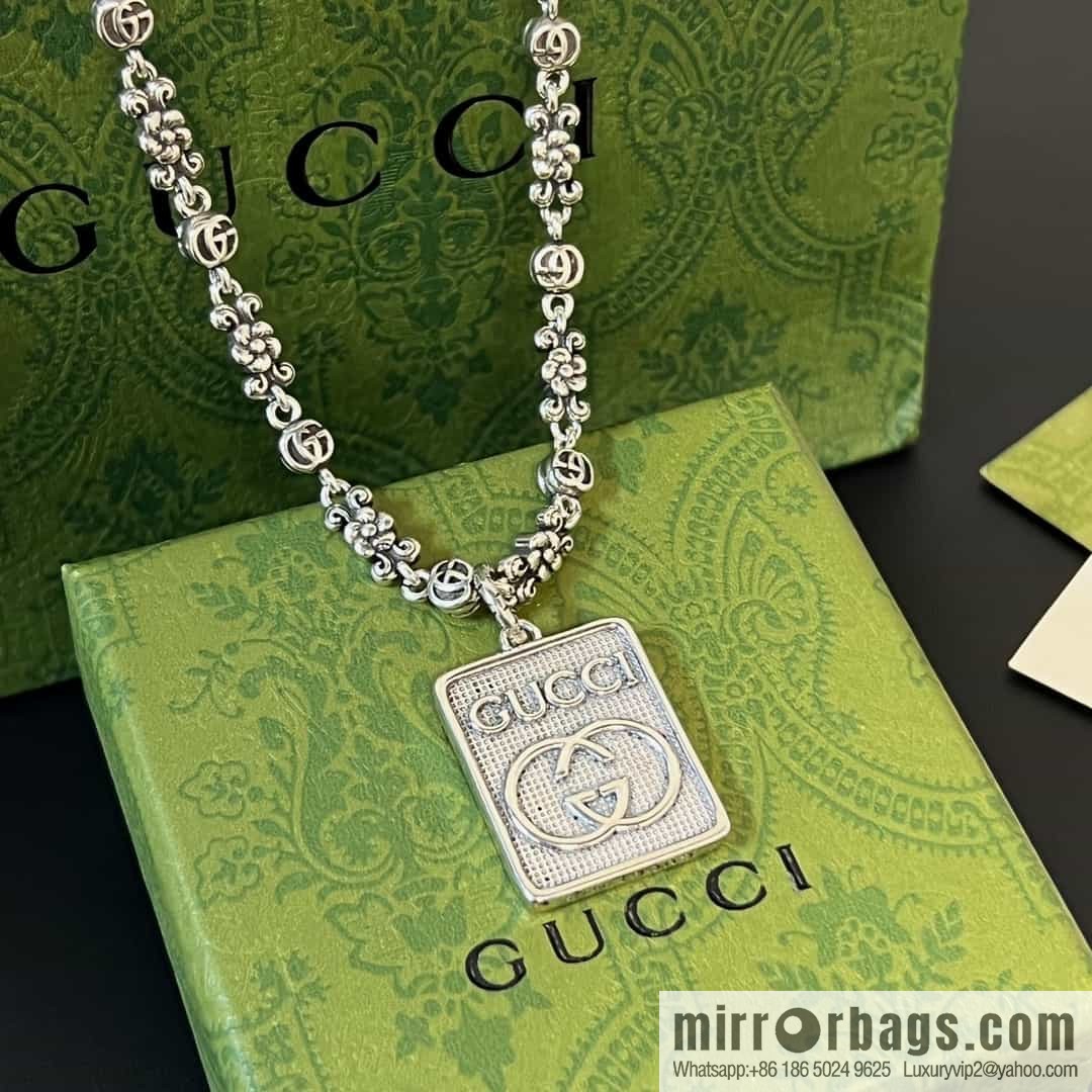 New Gucci Gucci letter silver necklace