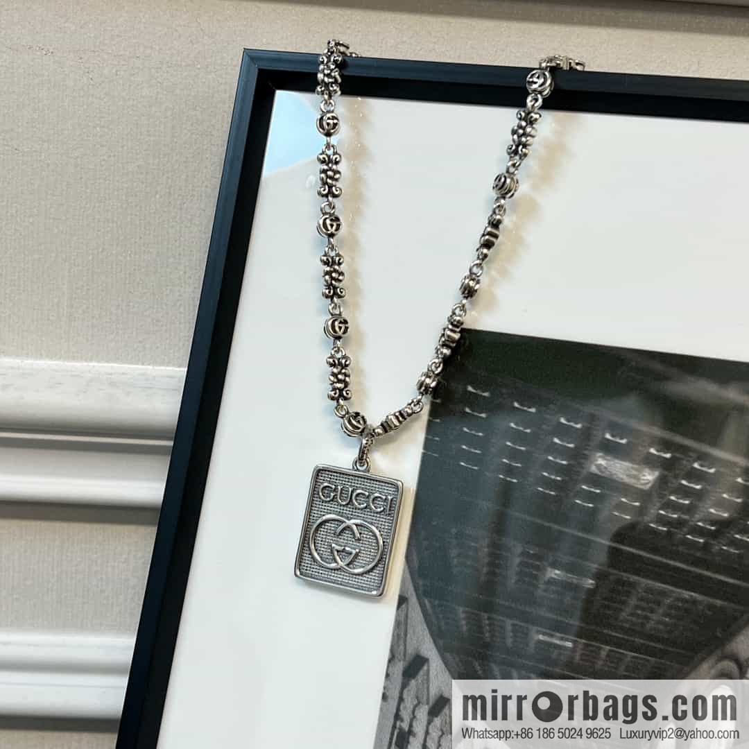 New Gucci Gucci letter silver necklace
