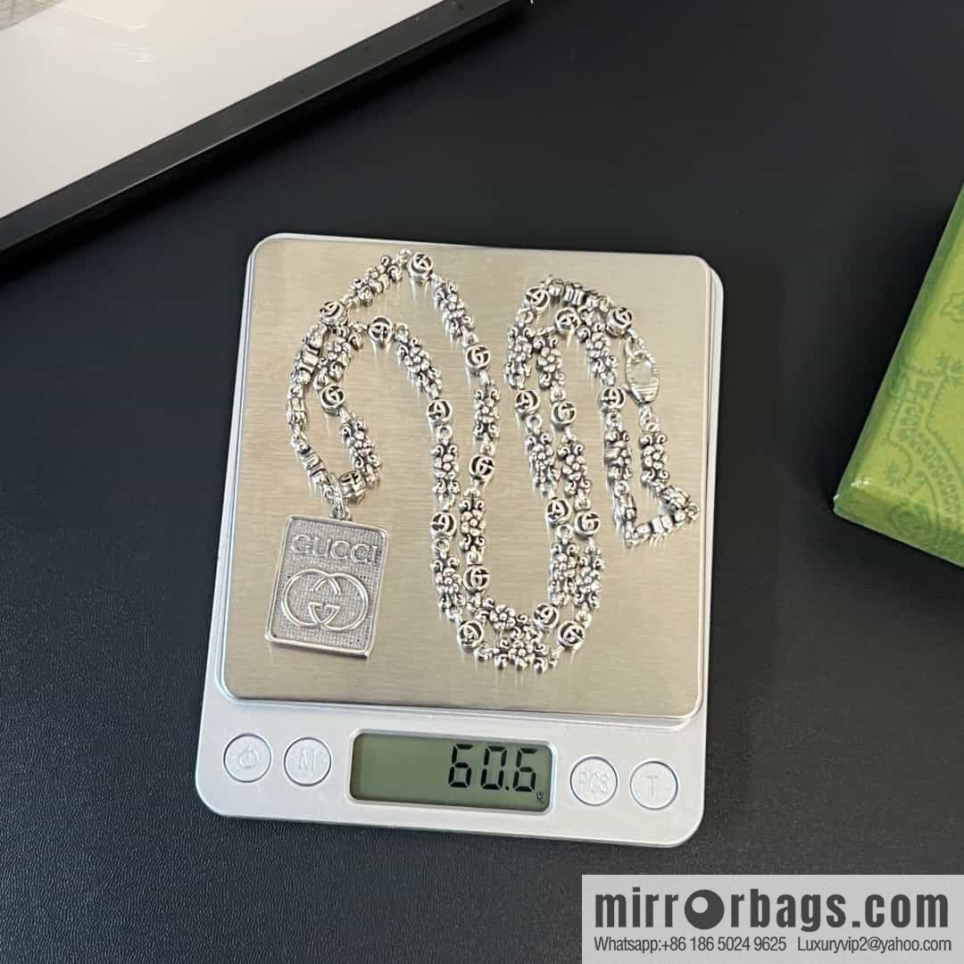 New Gucci Gucci letter silver necklace