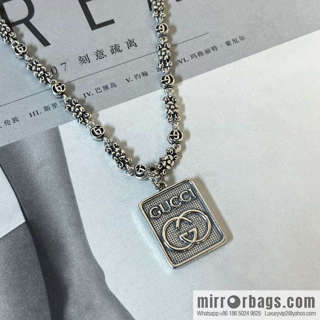 New Gucci Gucci letter silver necklace