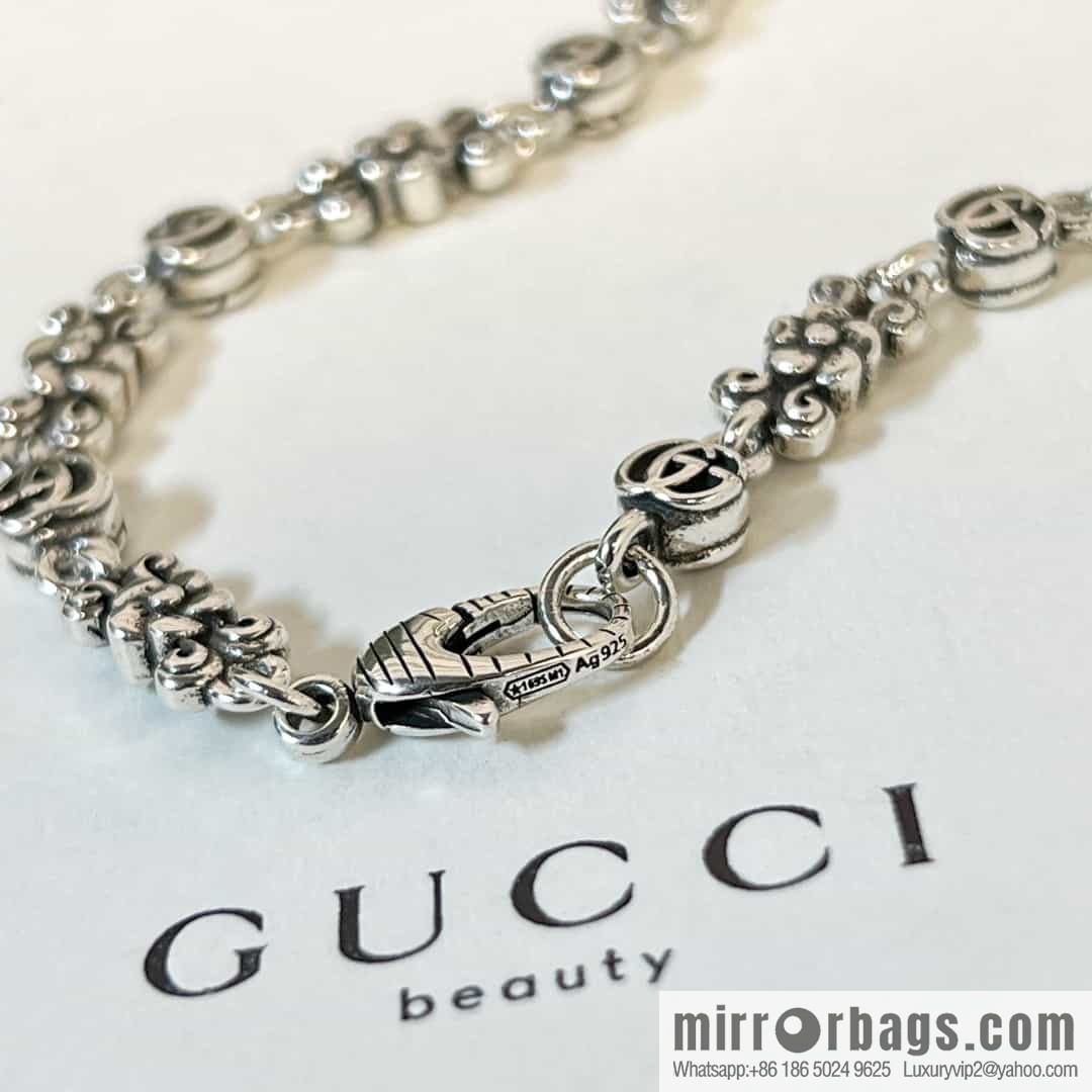 New Gucci Gucci letter silver necklace
