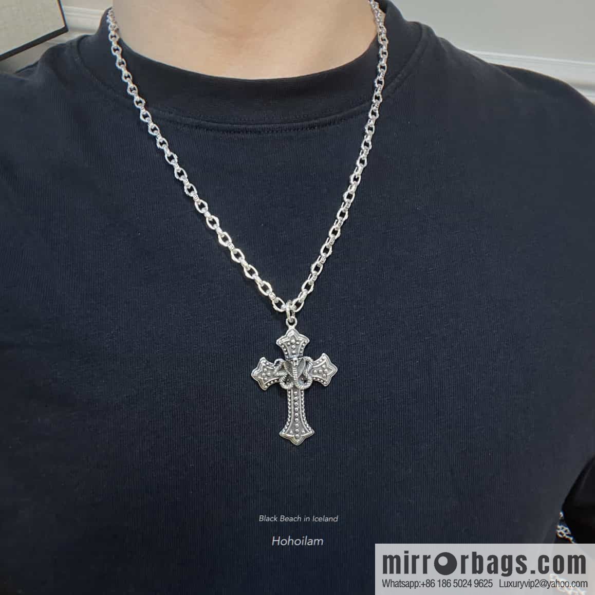 New Gucci gucci cross cobra necklace