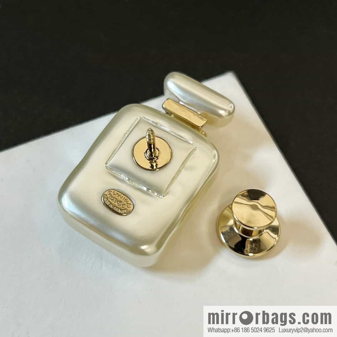 New ☑️ Chanel double c acrylic perfume bottle brooch
