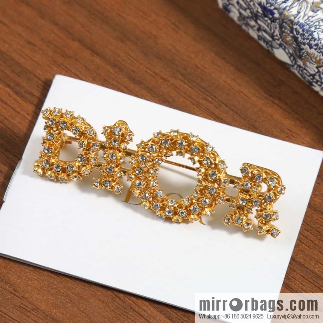 New ☑️ Dior hollowed out full diamond letter brooch