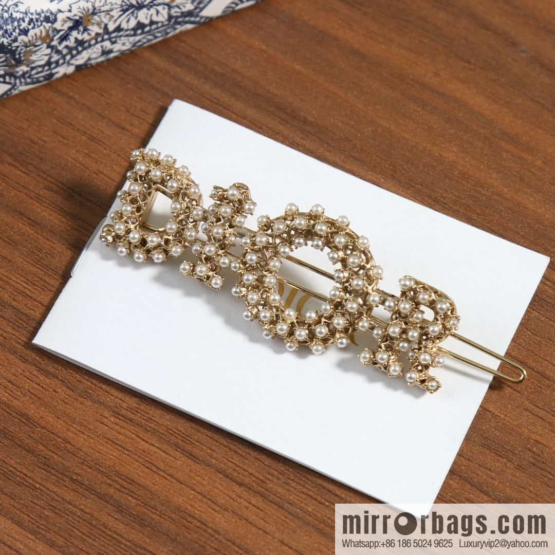 New ☑️ Dior hollowed out full diamond letter hairpin hairpin