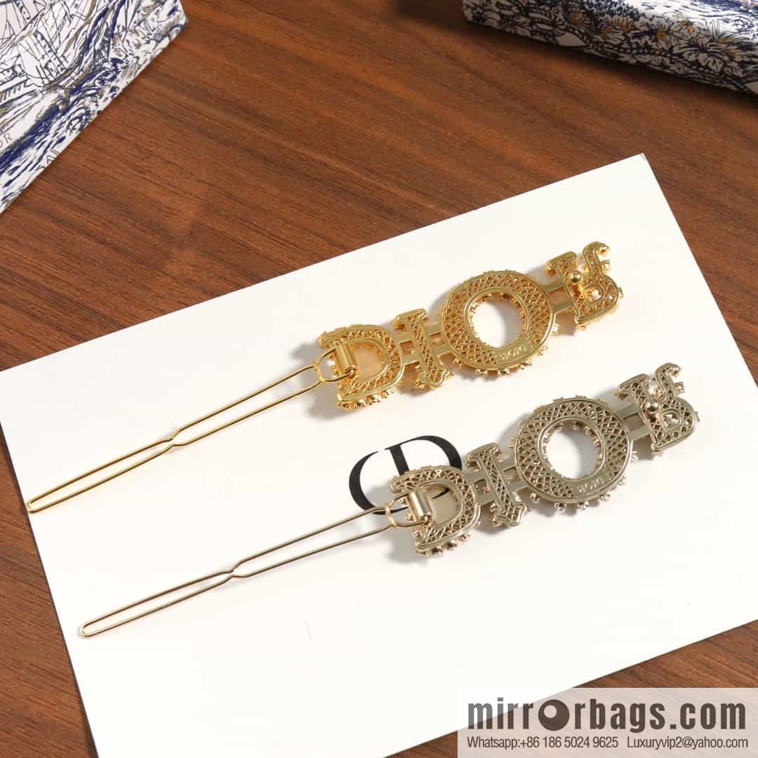 New ☑️ Dior hollowed out full diamond letter hairpin hairpin