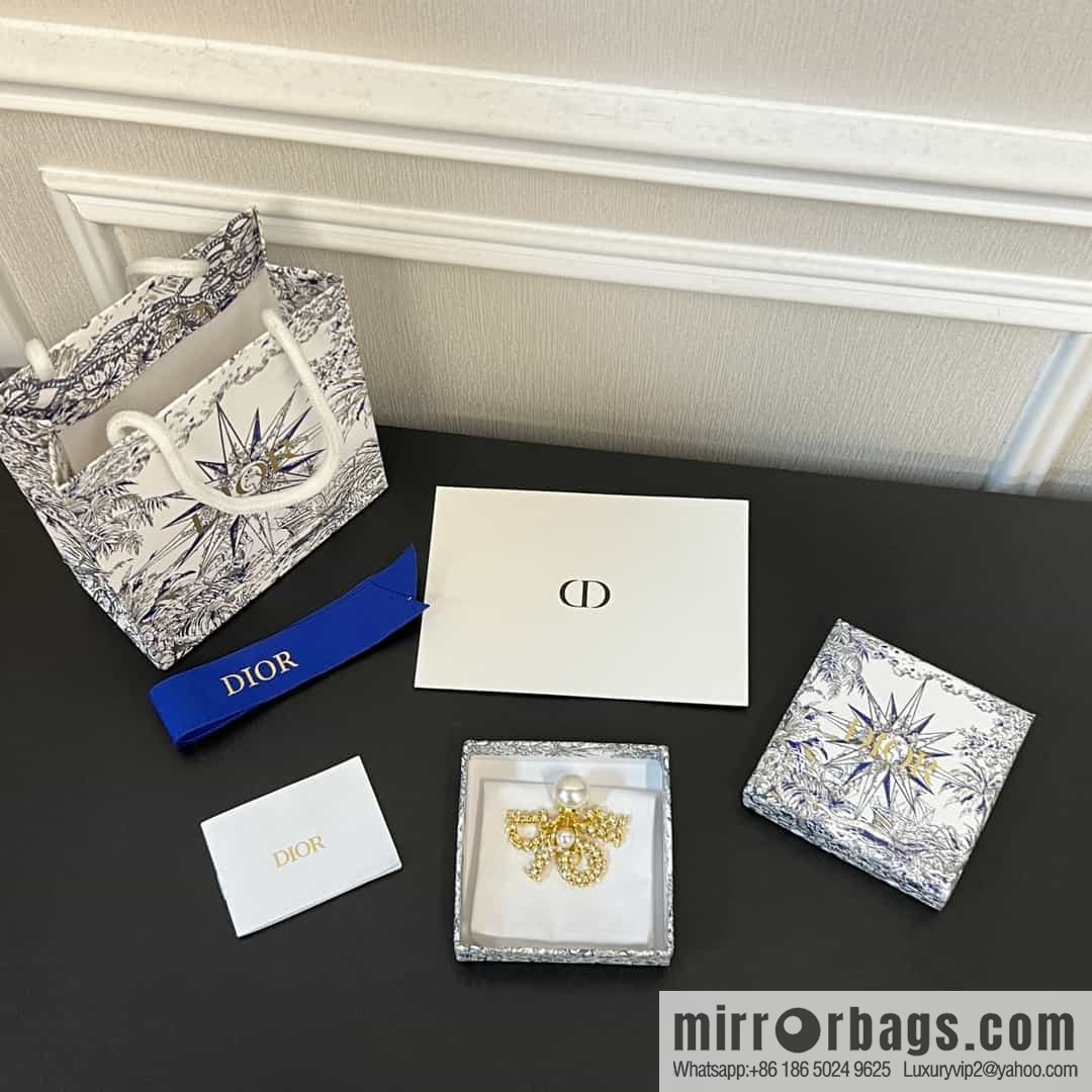 New ☑️ Dior size pearl hollow full diamond stud earrings