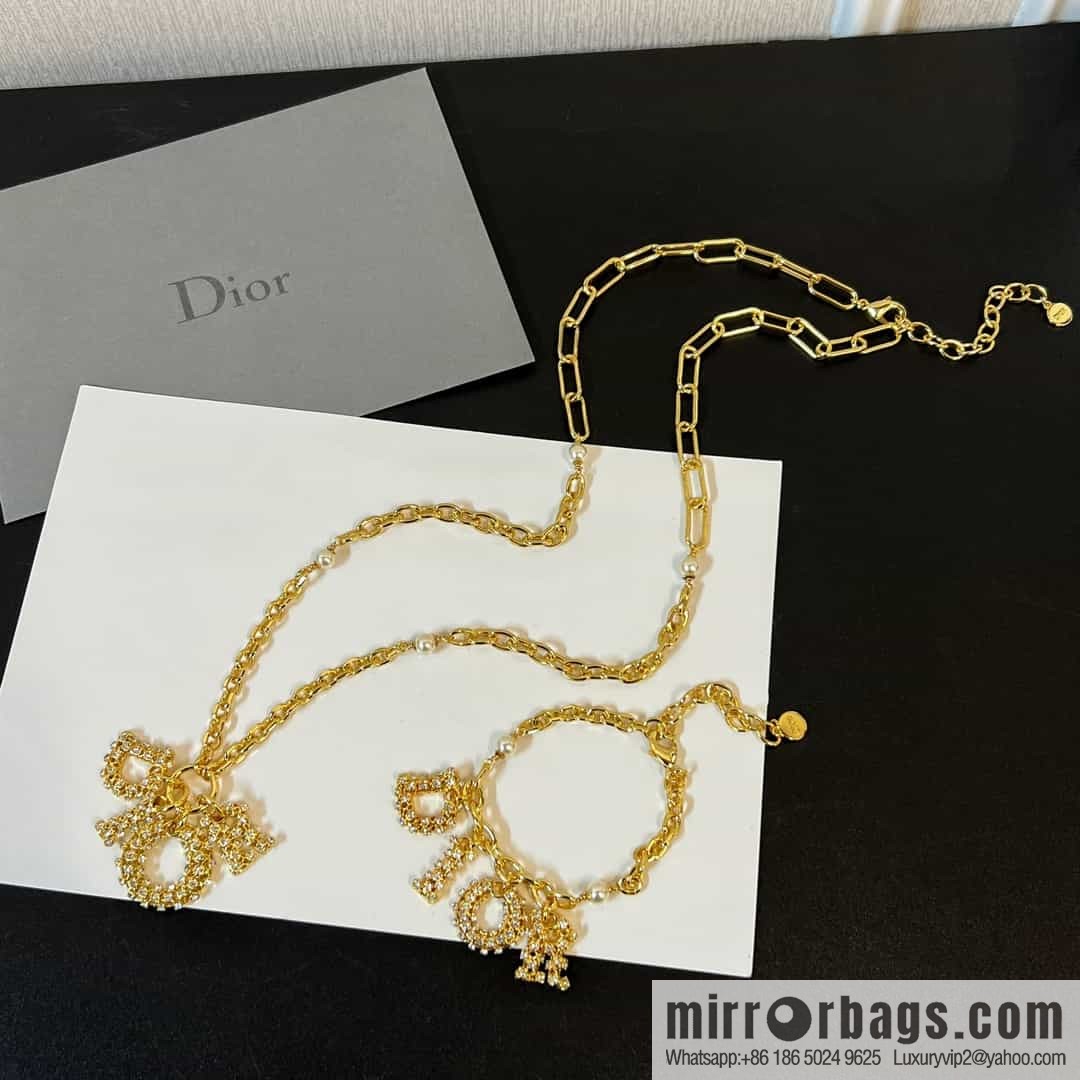 New ☑️ Dior hollowed out full diamond letter necklace, bracelet