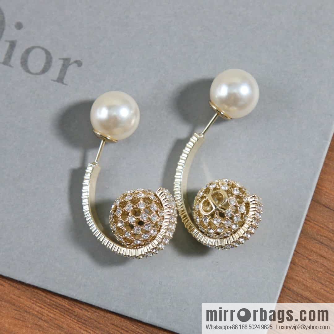 New ☑️ DIOR hollowed out full diamond pearl stud earrings