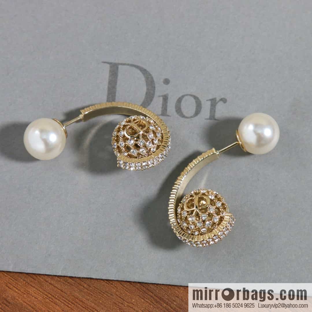 New ☑️ DIOR hollowed out full diamond pearl stud earrings
